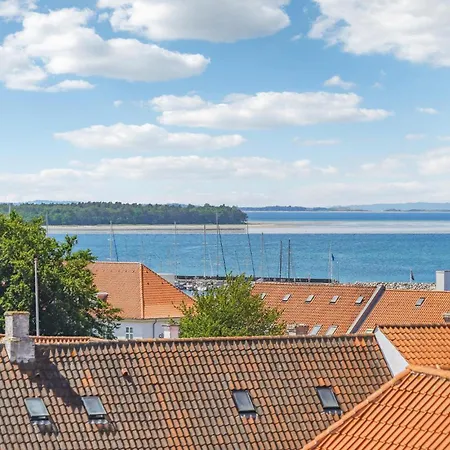 2 Bedroom Cozy In Appartement Ebeltoft