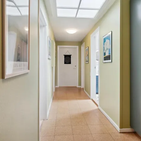 2 Bedroom Cozy In Appartement